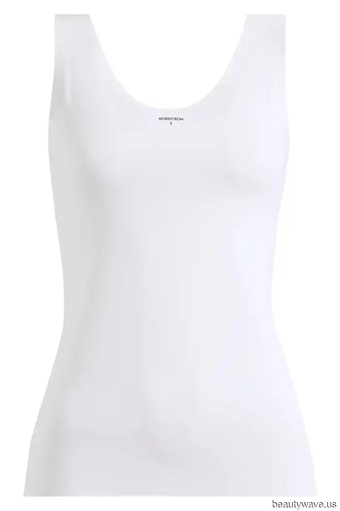 Non sembrerai mai fuori moda con pantaloni cropped se indossi questo e questo con essi.