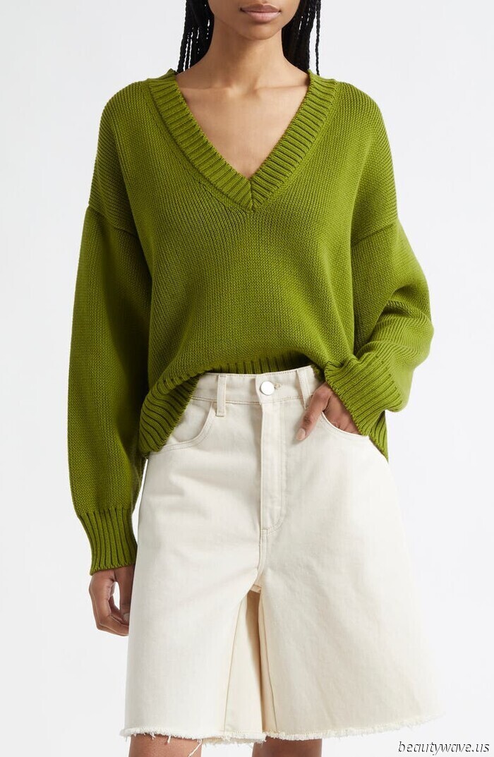 Chic women in Marseille and Cadaqués replace their cashmere sweaters with this lighter alternative every summer.