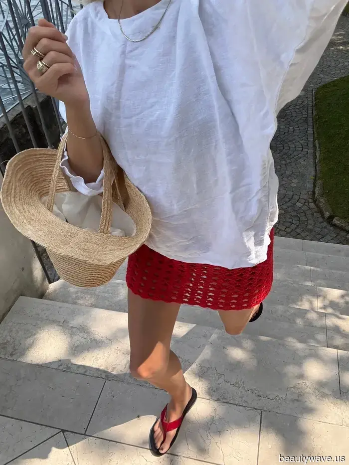 Here’s How Fashion Enthusiasts Dress for Summer Getaways to the Lake
