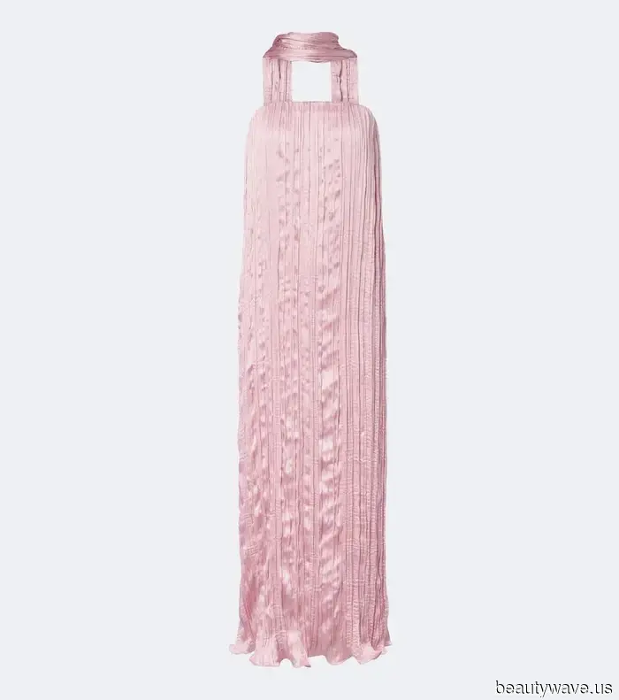 The Who What Wear editors shared their top 21 fashion discoveries for this month.