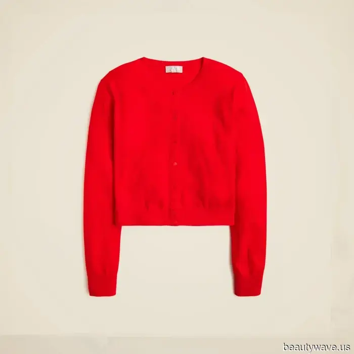 If you purchase the sweater trend that Kendall Jenner wore prior to October, I’ll recognize you as a fashion enthusiast.