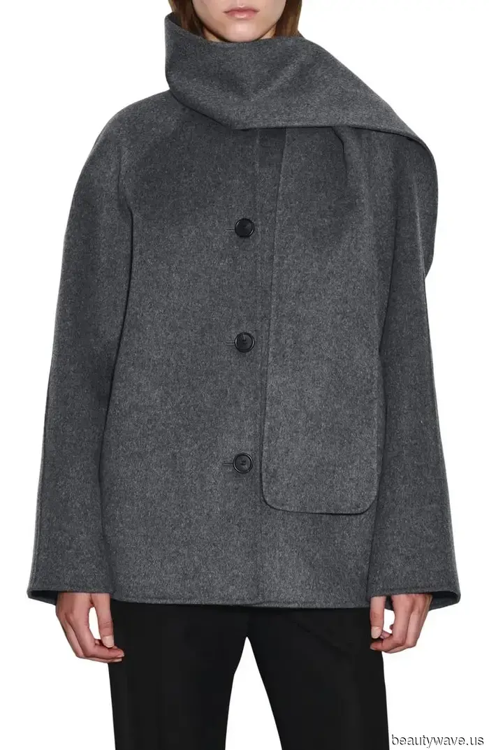 Fashion enthusiasts are unwilling to retire this three-year-old It coat, which has become a favorite among WWW editors.