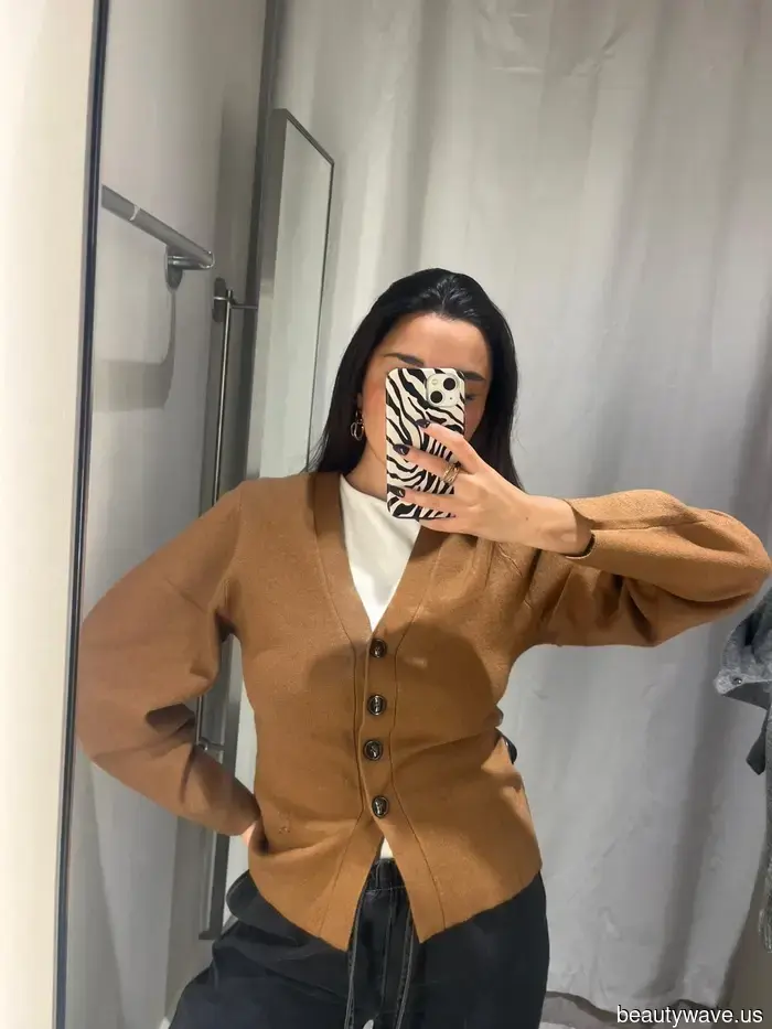 I devoted the entire afternoon to trying on H&M's trendiest knitwear—these 9 items appear surprisingly high-end.