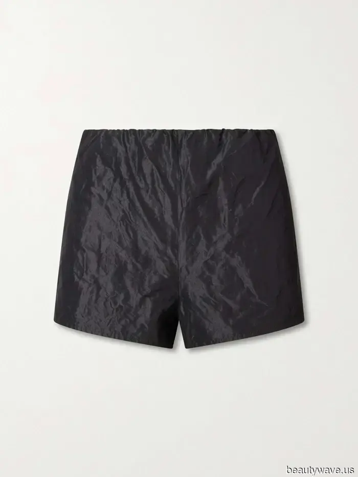 Apologies, Lace-Trimmed Shorts—This Trend for Fancy Shorts Is More 2026.