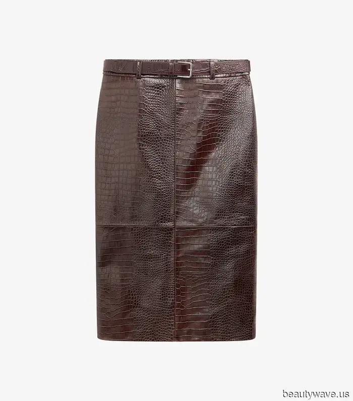 This Is the Skirt Style Editors Consistently Don During Winter Fashion Events.