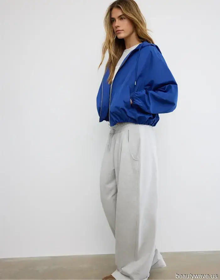 It's a fact: Stylish women in London, Paris, and NYC are currently donning jackets in these trendy colors.