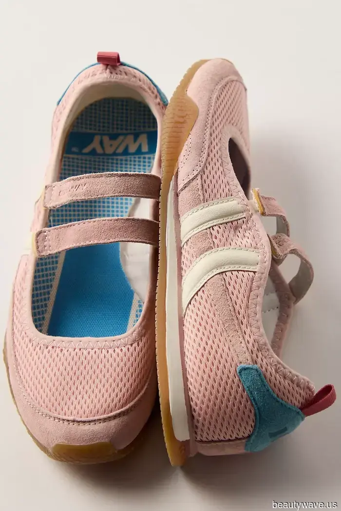 Non Sneakers, Non Mary Janes: J.Law Ha Appena Trovato la Tendenza delle Scarpe Ibride di Cui Sono Convinto Che Andrà Esaurita
