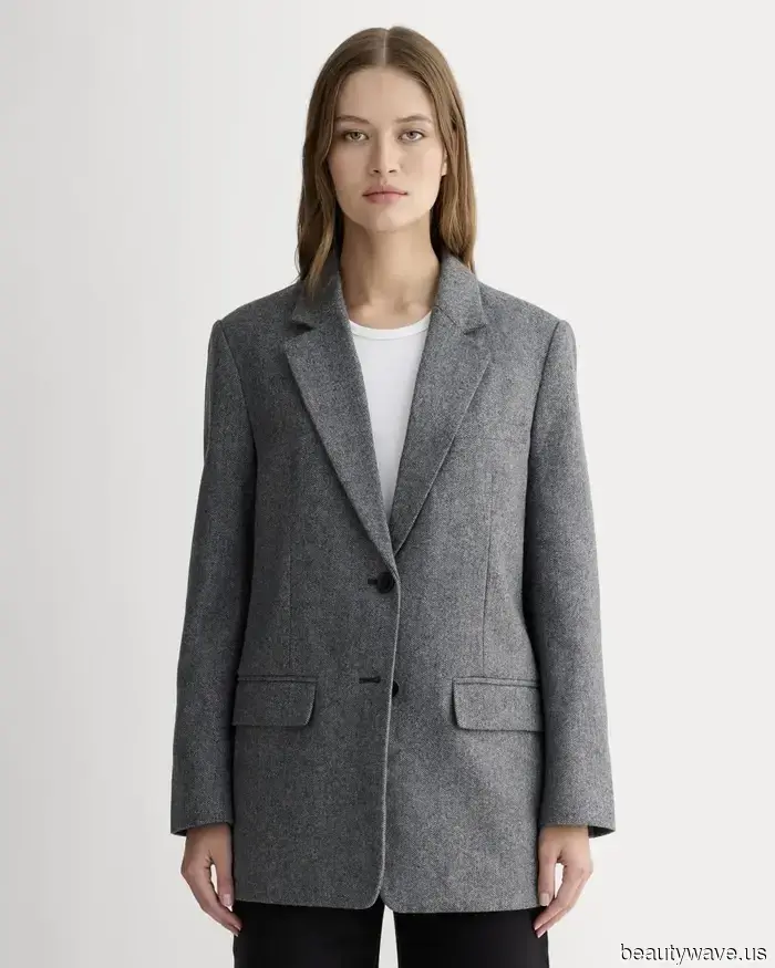 My Gen Z cousin is curious about how to make skinny jeans trendy in 2026. I suggested styling them with these four pieces.