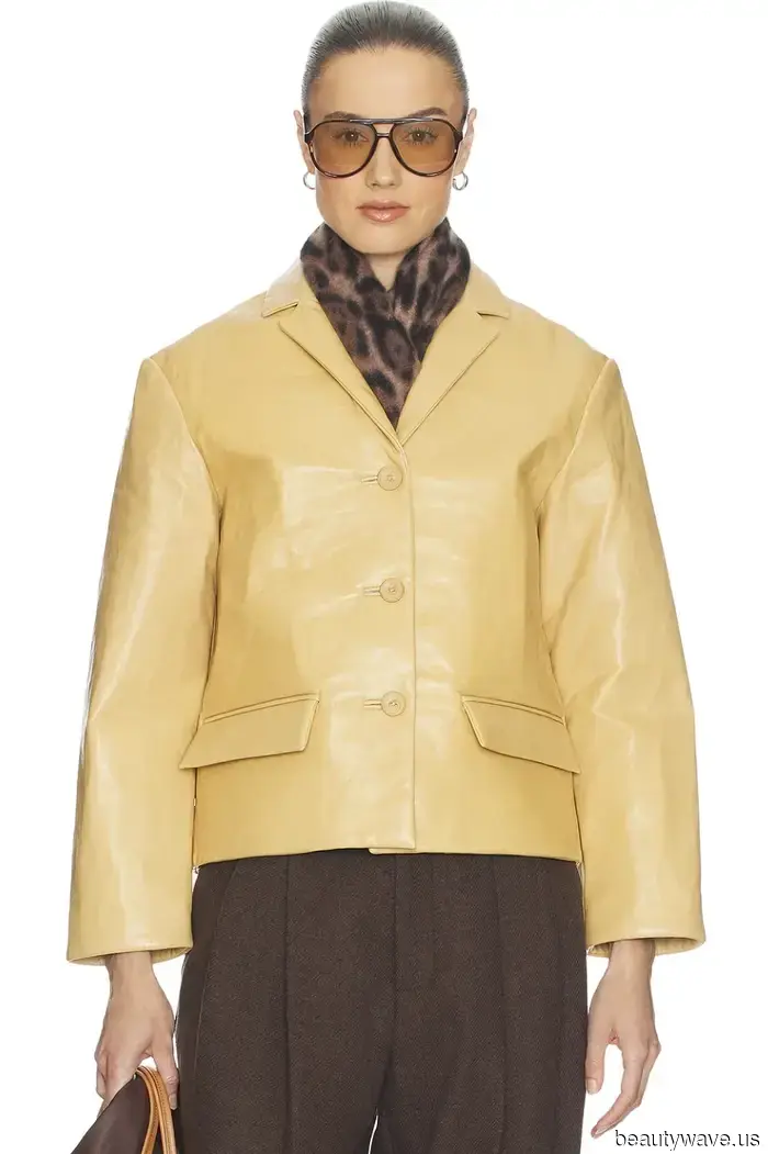 Here are the surprising color combinations that everyone stylish is already sporting this spring.