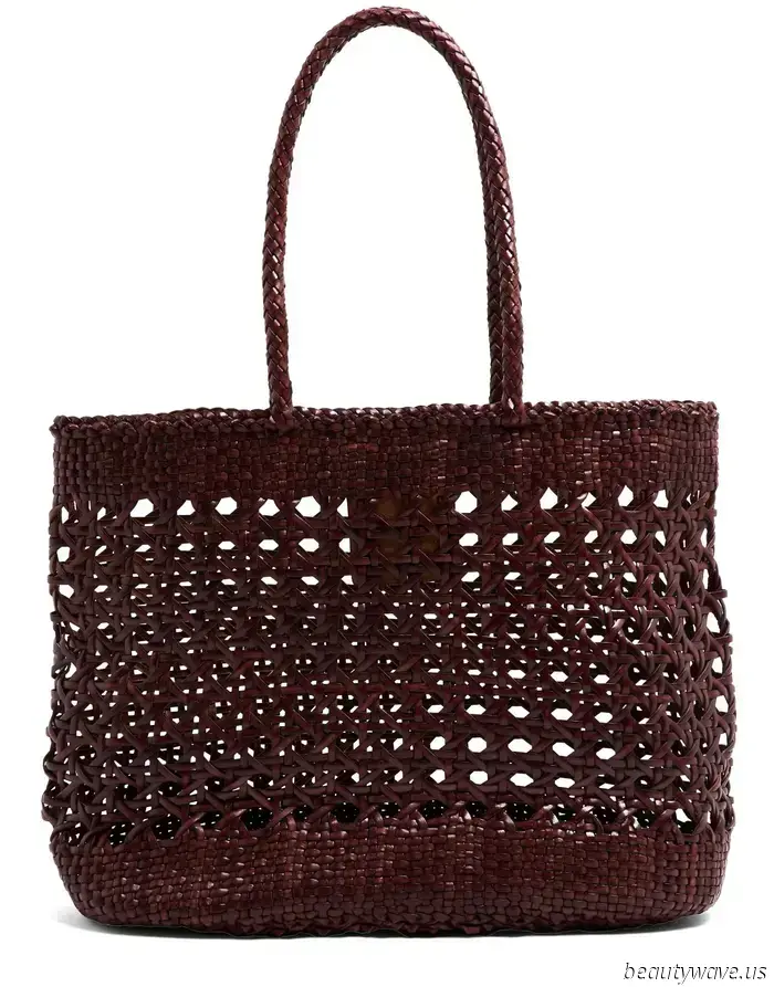The Stylish 2025 Bag Trend That Ashley Olsen Has Been Sporting for Ten Years Already