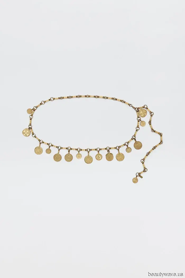 This Editor-Approved Coat is trending for the second consecutive year—and it's currently 25% off.