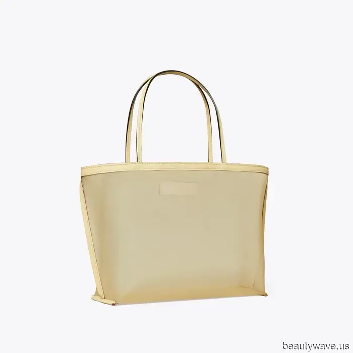 Le borse in rafia sono ancora di moda, ma secondo le persone chic di Londra e NYC, questa tendenza delle borse "datate" è ancora…