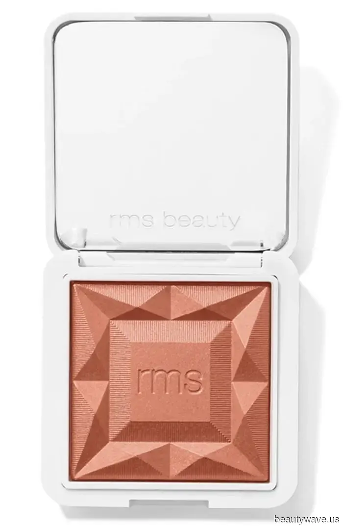 Nordstrom's Cyber Beauty Sale is exceptional—I can save $996 on enticing perfumes, advanced gadgets, and much more.