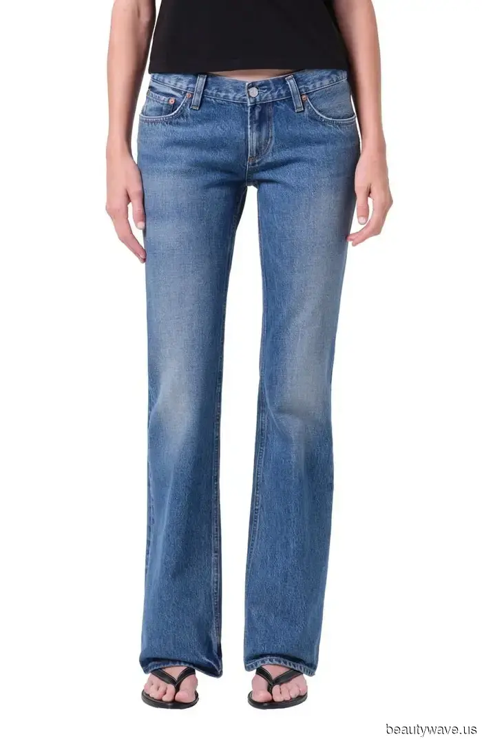 Die besten schwarzen Oberteile, die Sie in diesem Frühling mit Ihren Jeans tragen können