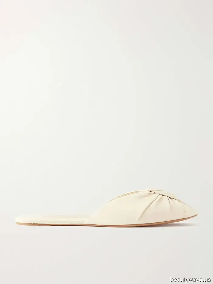 I’m declaring that these will be the most sought-after sandals of 2026.