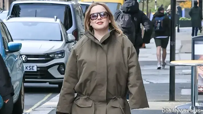 Hold off on the trainers—this is the shoe trend favored by petite girls that pairs perfectly with leggings this season.