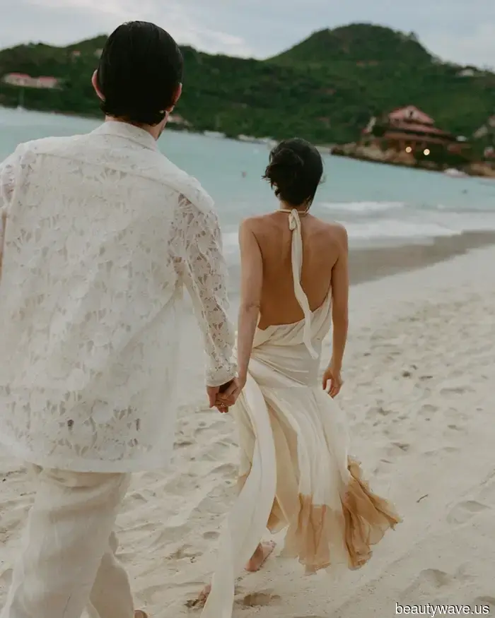 Phoebe Philo! Ralph Lauren! Colleen Allen! Die Braut trug 7 makellos elegante Looks für ihre Hochzeit in Saint Bart's.