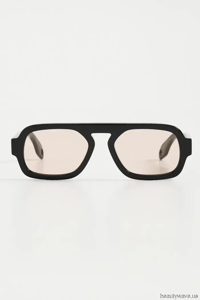 "Странный", но прогрессивный способ, которым модные люди стилизуют свои свитеры на осень 2025 года