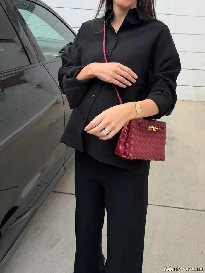It Girls in NYC and L.A. Are Trading Their XL Totes for This Particular Mini Bag Trend.