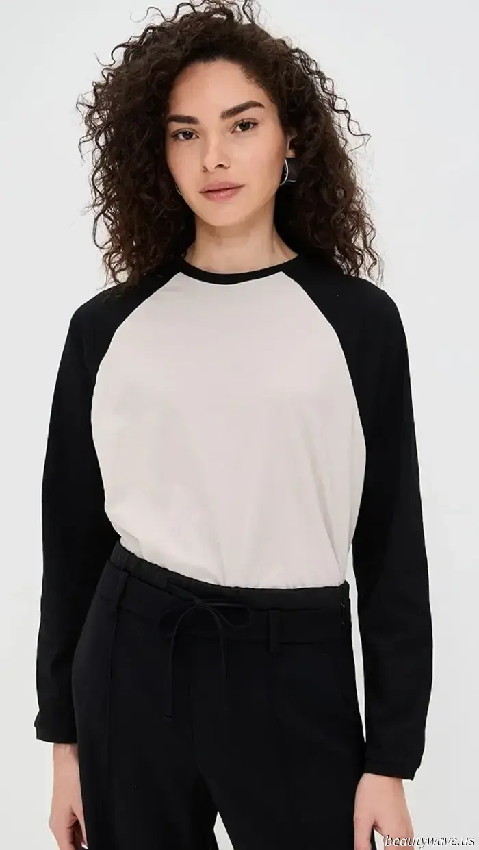 Weiße T-Shirts sind toll, aber plötzlich möchte ich diesen „altmodischen“ T‑Shirt‑Trend kaufen, der gerade wieder cool geworden ist.