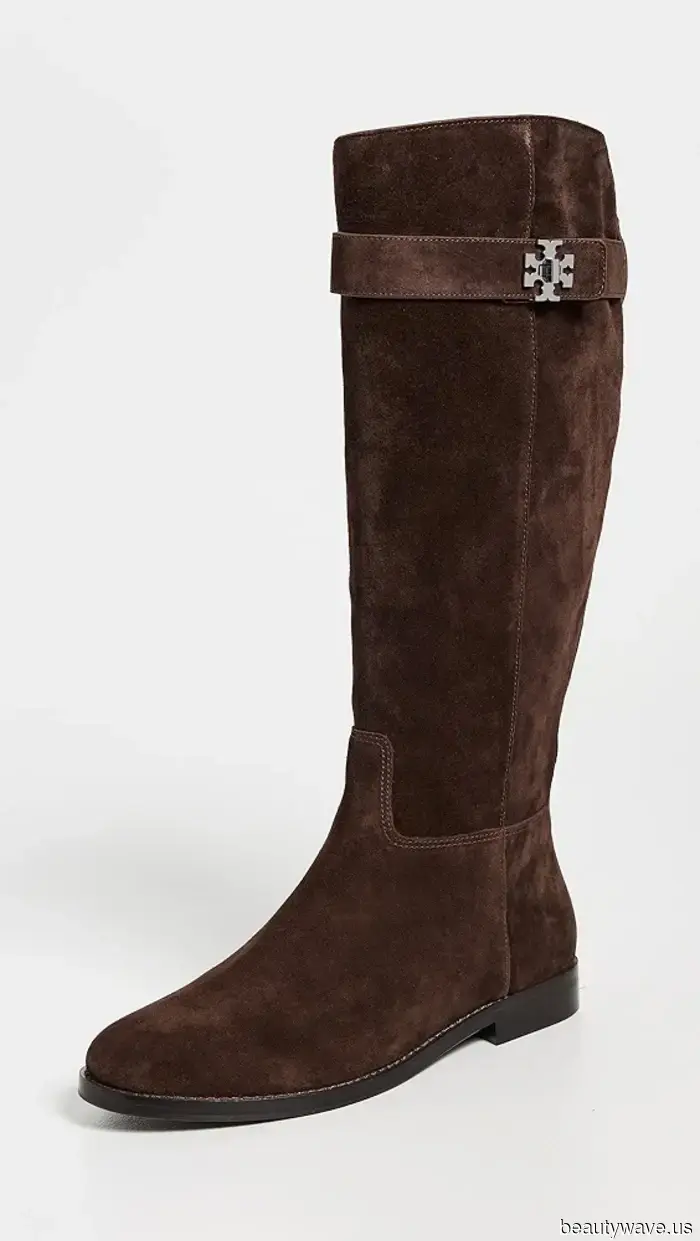 Move Over, Riding Boots—Recently, I've Been Reaching for This Flat Boot Trend More Frequently.