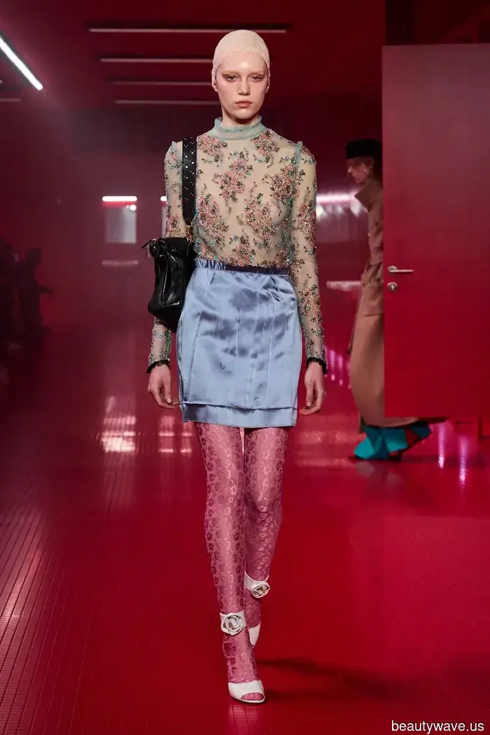 Jedes Kleid und jeder Rock wird mit diesem Anti-Langweilig-Herbst-Accessoire-Trend cooler aussehen.