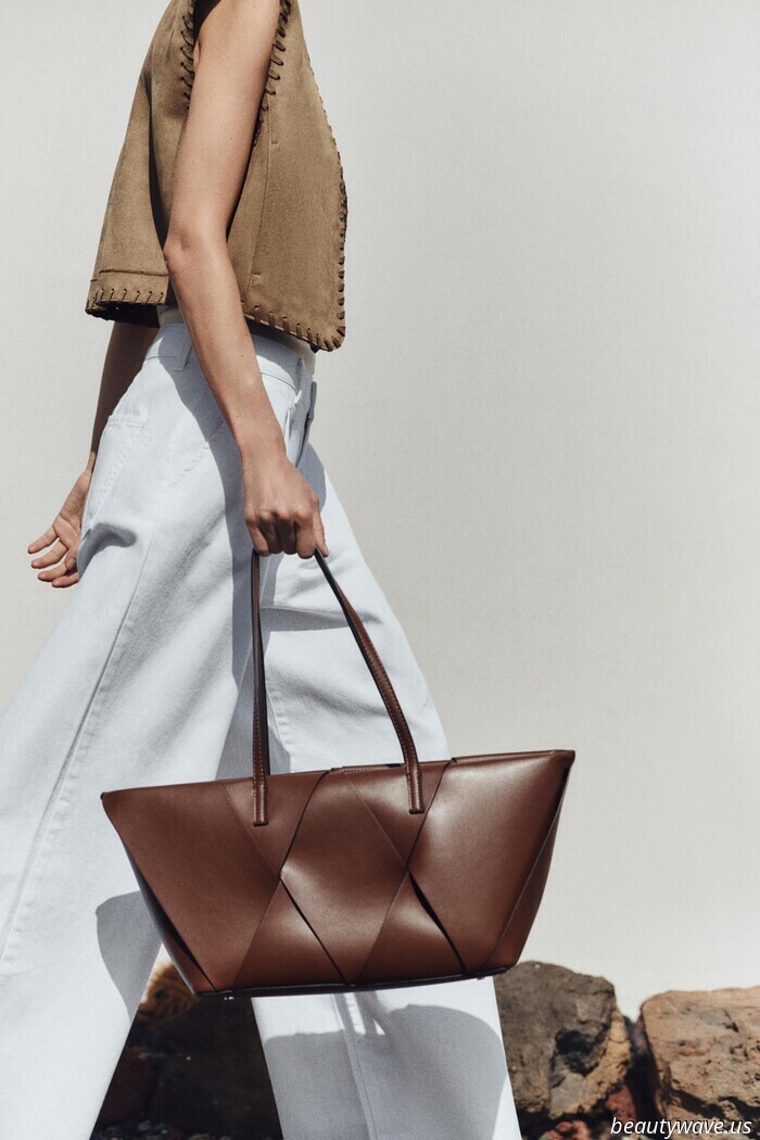 In my opinion, it’s officially a Zara summer—30 stylish items that fashion enthusiasts are eagerly seeking out this season.