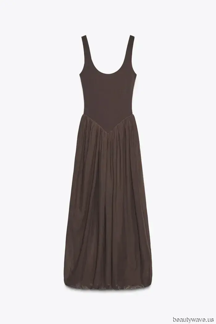 Out of nowhere, everyone with impeccable style is embracing these 7 "outdated" fall dress trends.