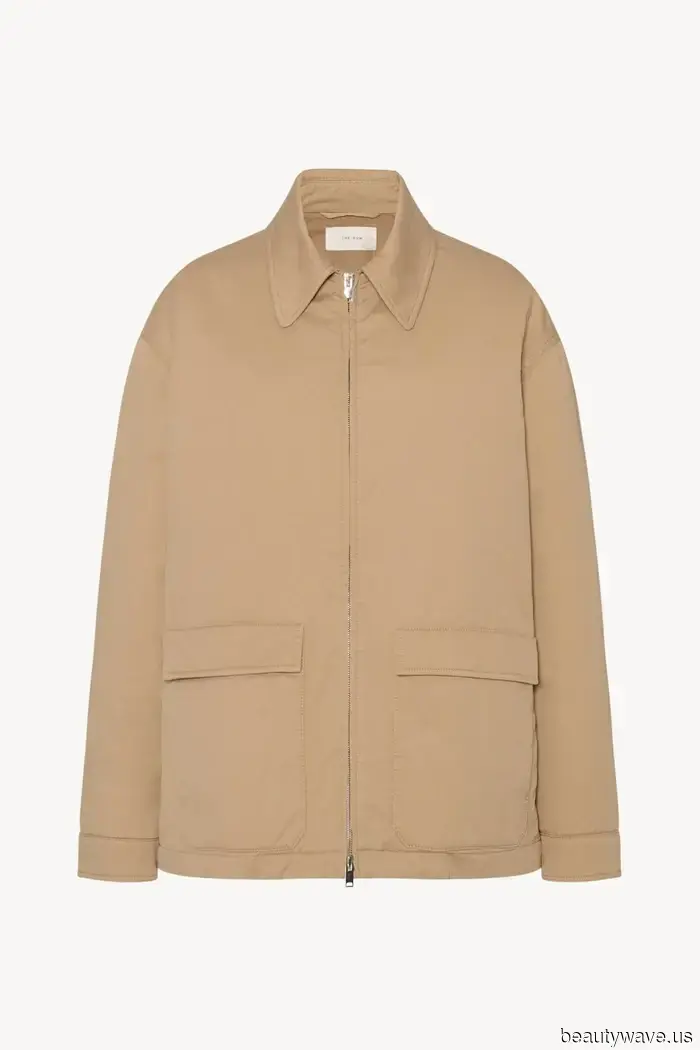 È vero: tutti quelli con buon gusto stanno indossando outfit con questo colore di sneaker di tendenza in questo momento.