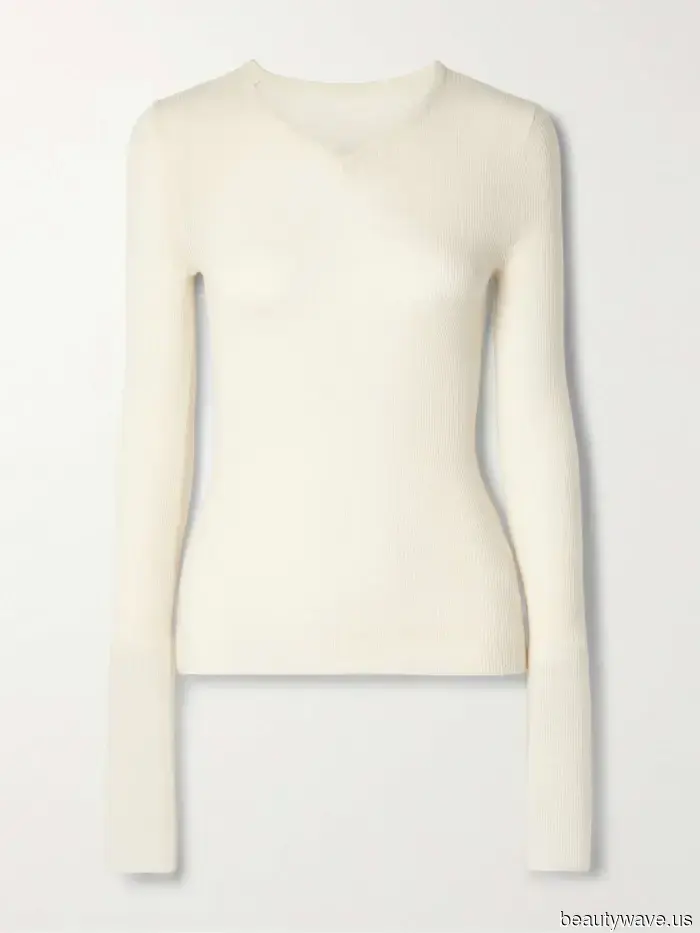 Questa t-shirt è stata "fuori" per così tanto tempo che è difficile credere che sia di nuovo alla moda.