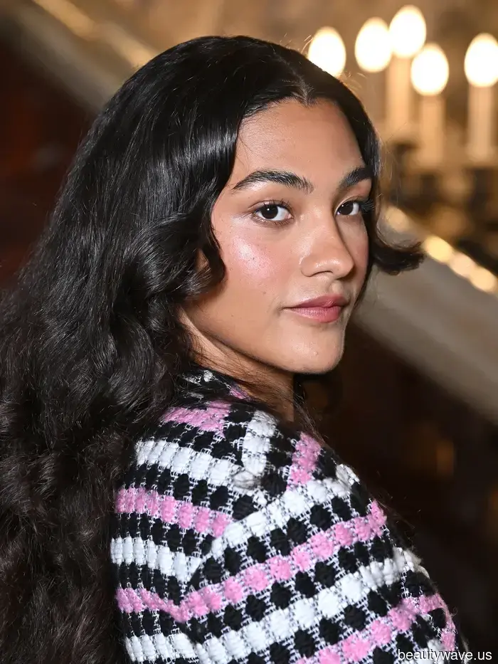 Olivia Dean's Beauty Styles Channel Ultimate Rom-Com Vibes: 9 Instances That Captivated Us