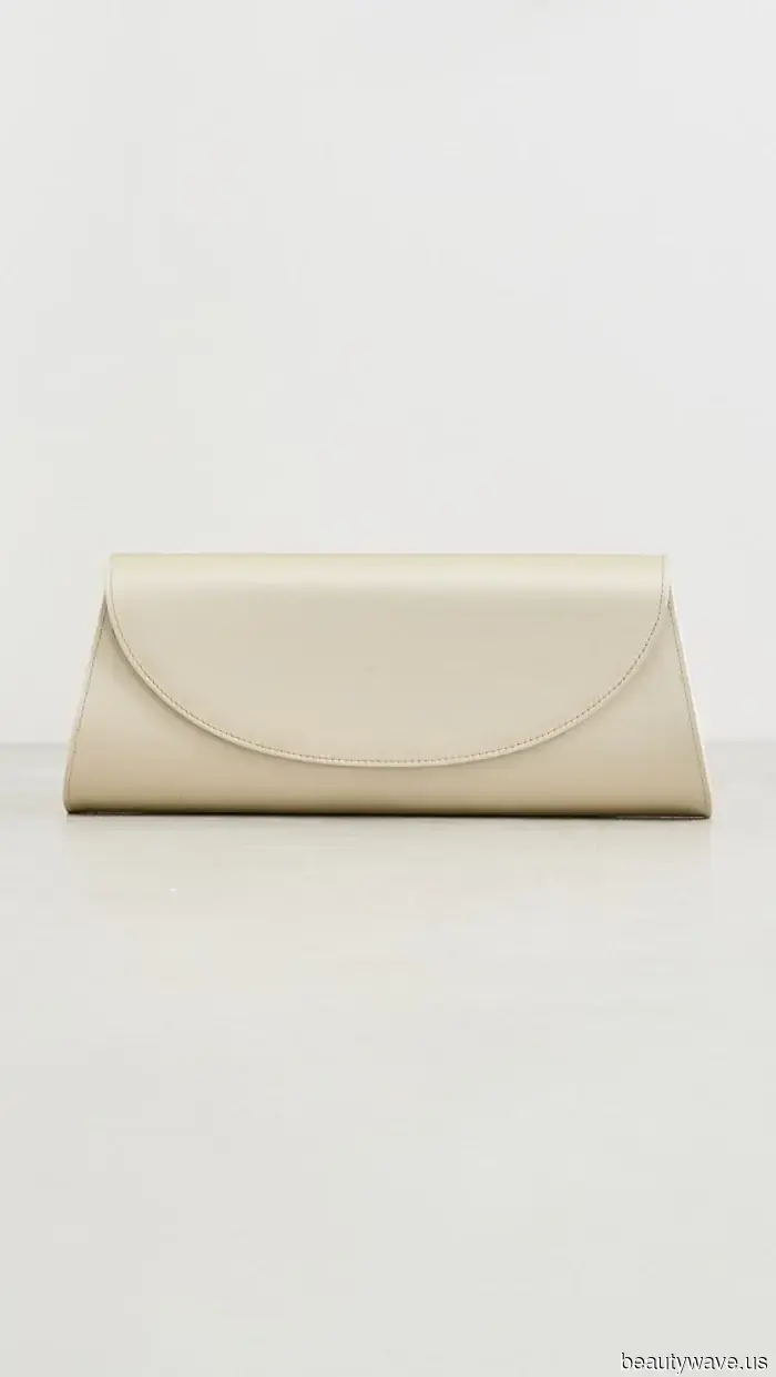 The Stylish Bag Color Women With Great Taste Are Opting for This Summer Instead of Navy or Brown