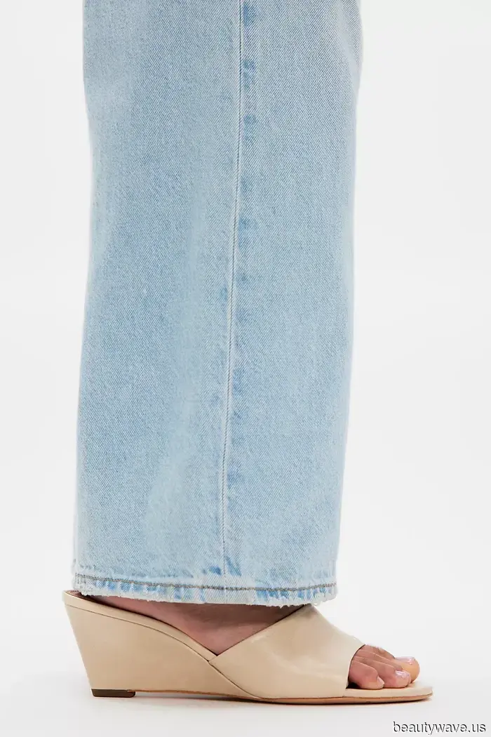 Не балетки, не совсем каблуки&mdash;это тренд обуви, который я постоянно вижу на самых стильных девушках Европы.