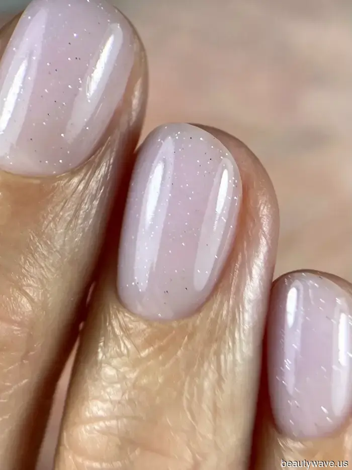 Experts Recommend: Don’t Miss These Luxurious, Trendy Shades for Your Nail Appointment This May.