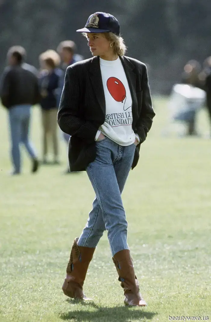 Here are 10 iconic celebrity jeans ensembles that will always be featured on my mood board.