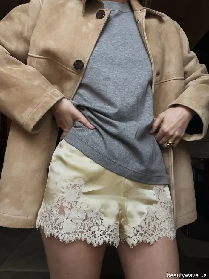 Plötzlich tauschen Modeleute ihre Leinenhosen und Röcke gegen dieses hübsche Zweiteiler-Set.