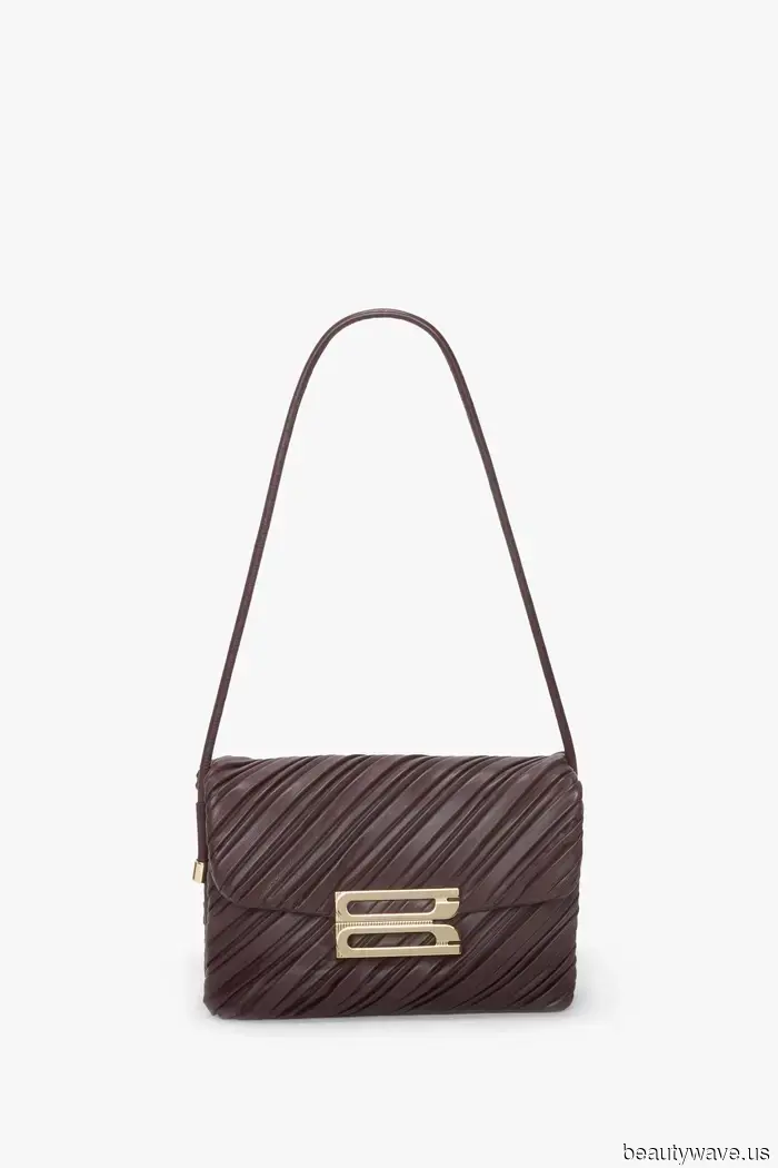 Victoria Beckham Sported a Beautiful Color Combination That Stylish Dressers Will Imitate Soon.