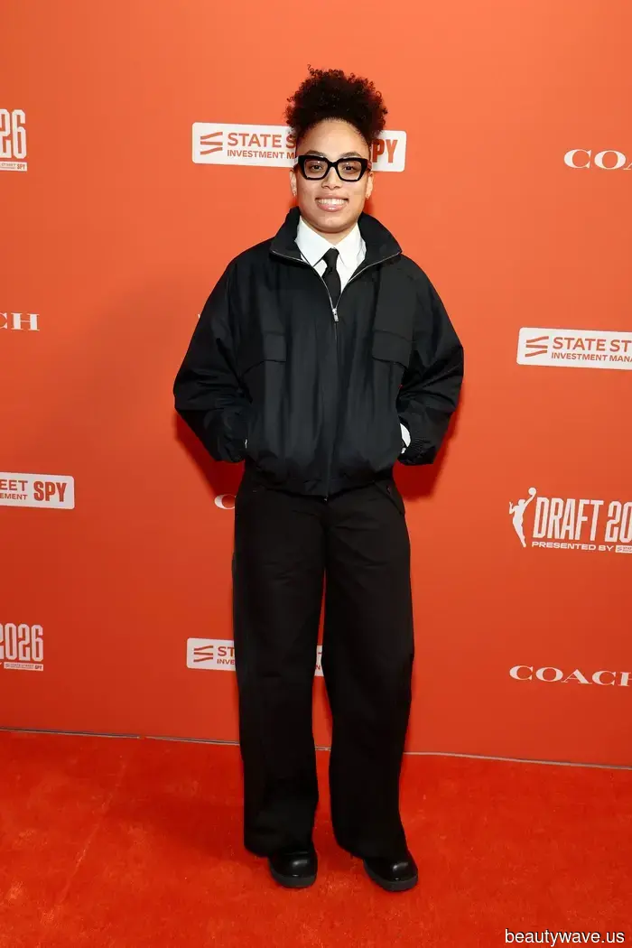 Самые потрясающие образы на оранжевом ковре на драфте WNBA 2026 года