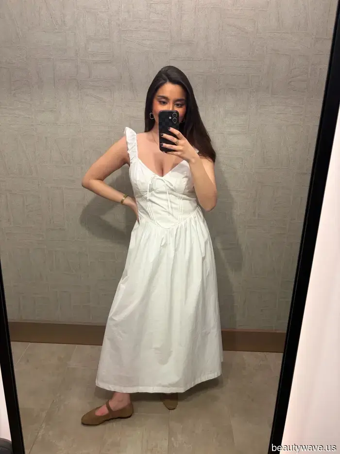 I Tried On Abercrombie's Stylish, Ultra-Minimalist Summer Dresses—These 3 Met My Rigorous Criteria.
