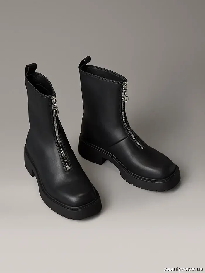 Элизабет Олсен только что прибыла в аэропорт в обувном тренде, который так характерен для Мэри-Кейт и Эшли.