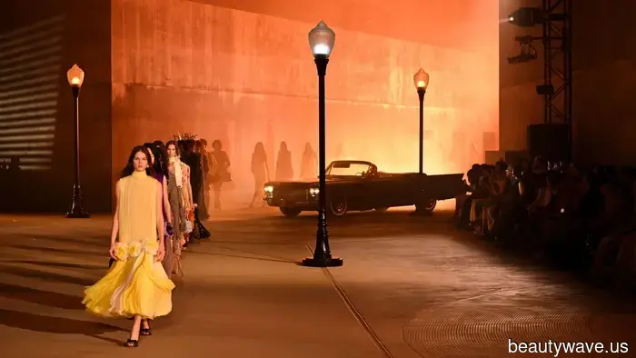 Cinematic! Jonathan Anderson Transforms the Hollywood Narrative for Dior Cruise 2027.
