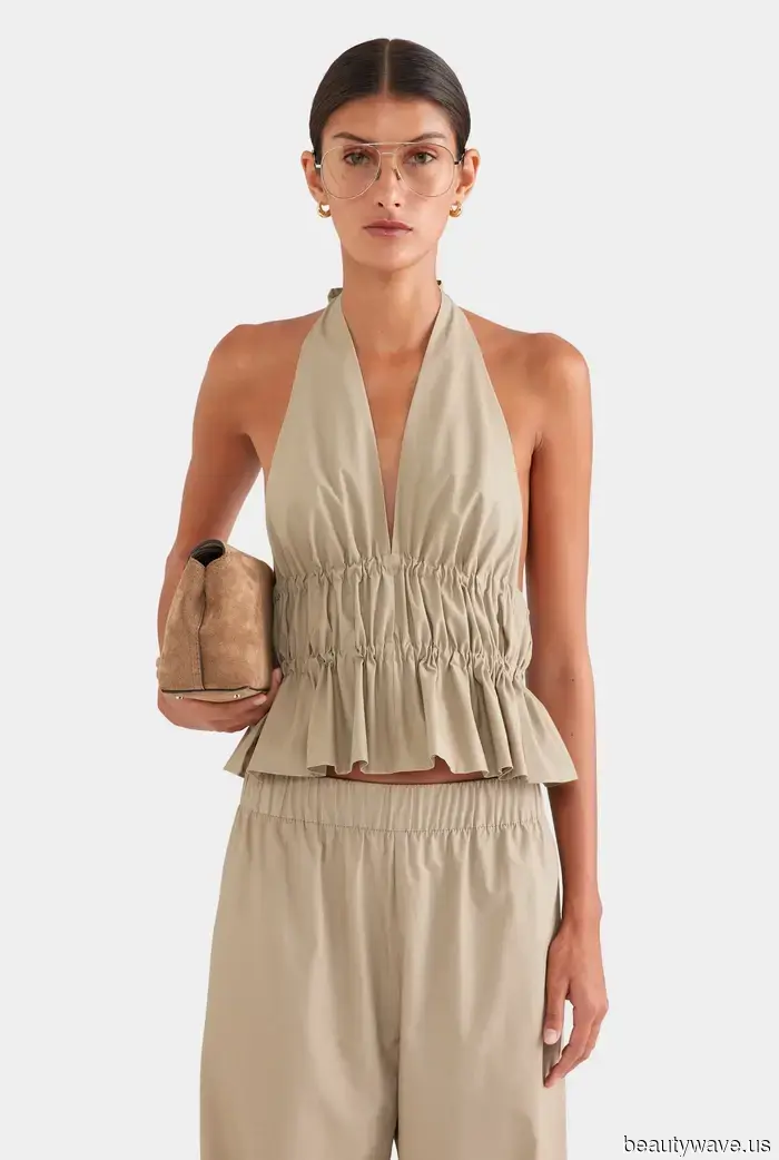 Soy una mamá fashion que trabaja en Nueva York&mdash;Estos son los tops elegantes que uso con jeans y pantalones.