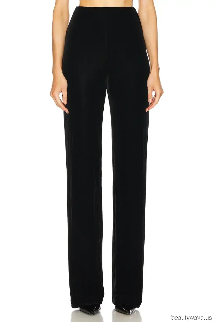 Move Away From Your Black Jeans—Those With Style Are Opting for This Chic Alternative With Heels Instead.