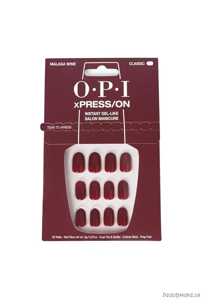 Whenever I wish to embody winter elegance, this OPI nail color always delivers.