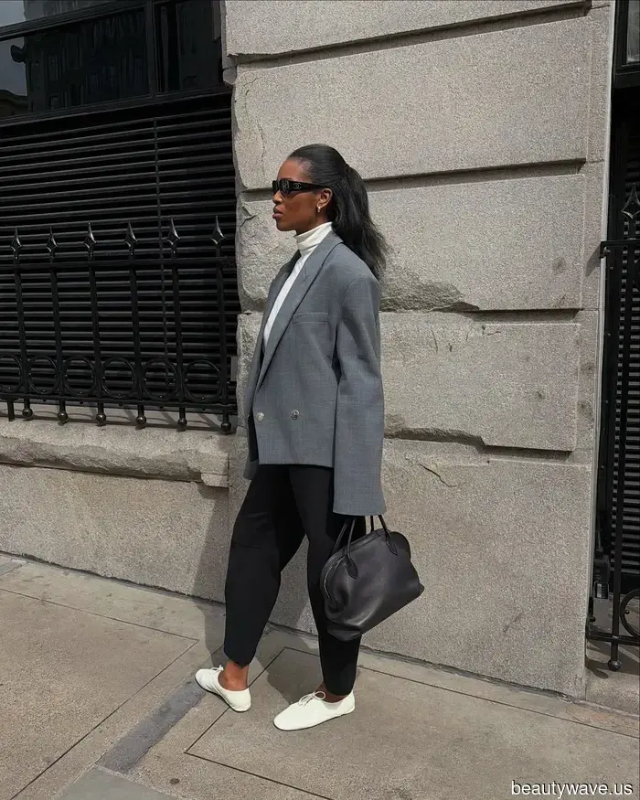 Forget Ballet Flats; this is the flat shoe trend that everyone will be pairing with stylish jeans this fall.