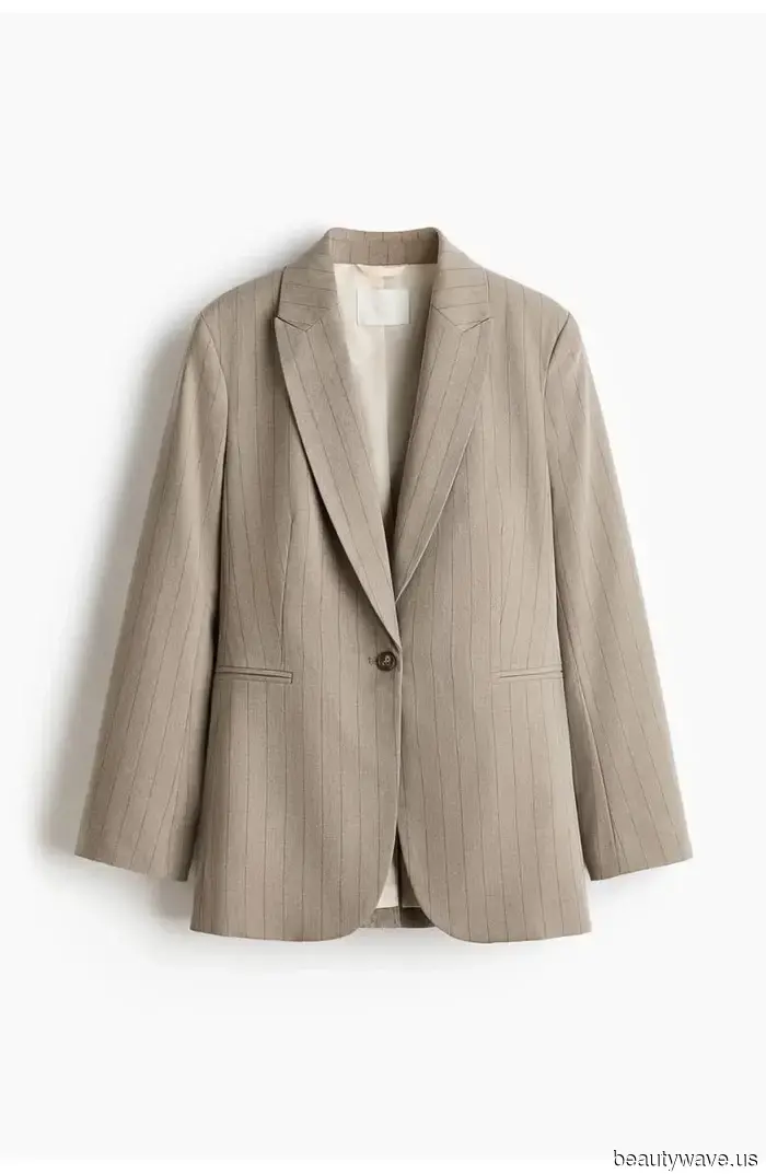 I work in fashion—my five-piece business casual capsule wardrobe never features this one item.