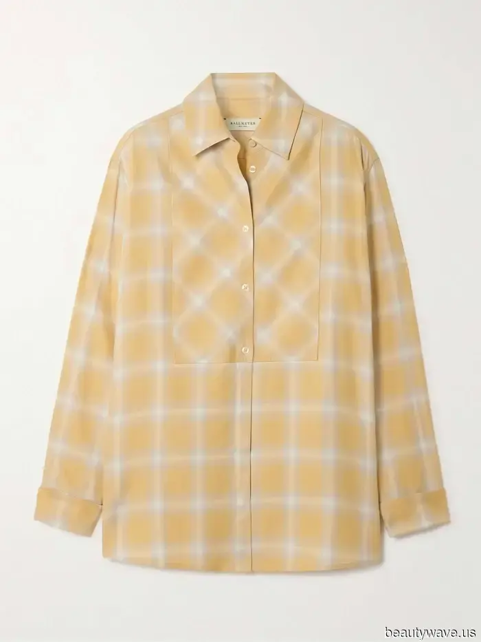 Forecast: 7 Trends That the Most Fashionable Individuals on the Street Style Scene Will Embrace This Season