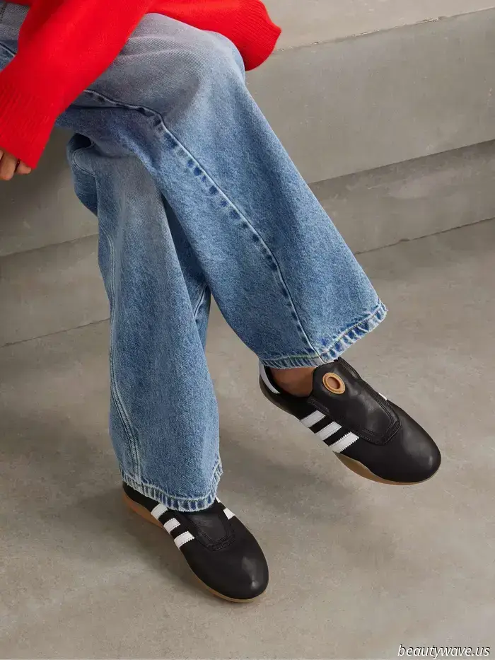 8 zapatillas elegantes para llevar a la oficina, según editoras de moda con estilo