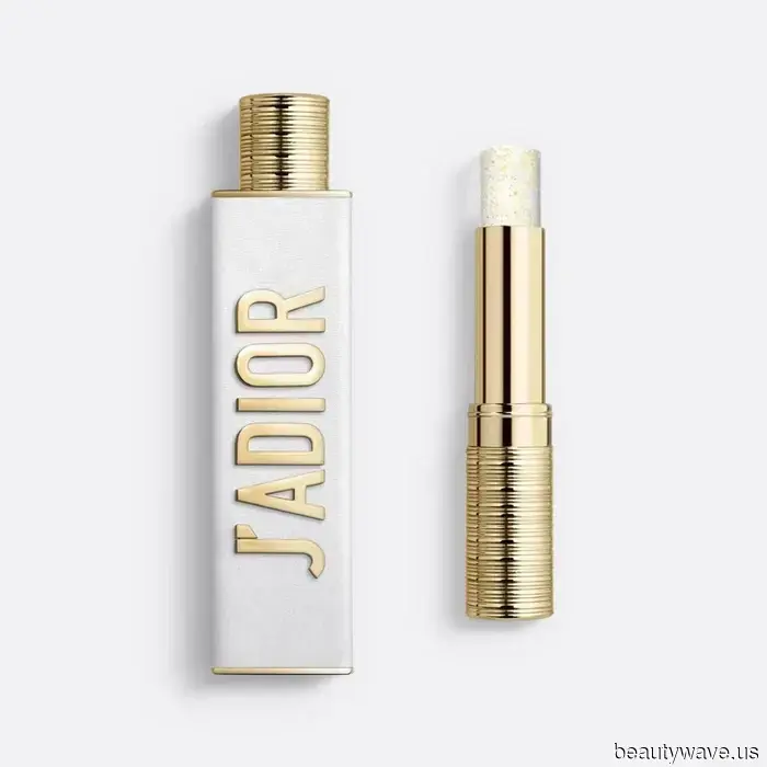 All of the most stylish French women I know believe this perfume epitomizes luxury.