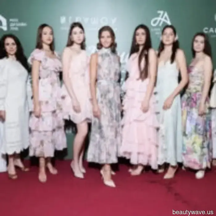 Lumerie magique show at the MODA topical magazine award "Mom of the Year 2026"